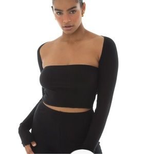 ARE YOU AM I ARA TOP XXS